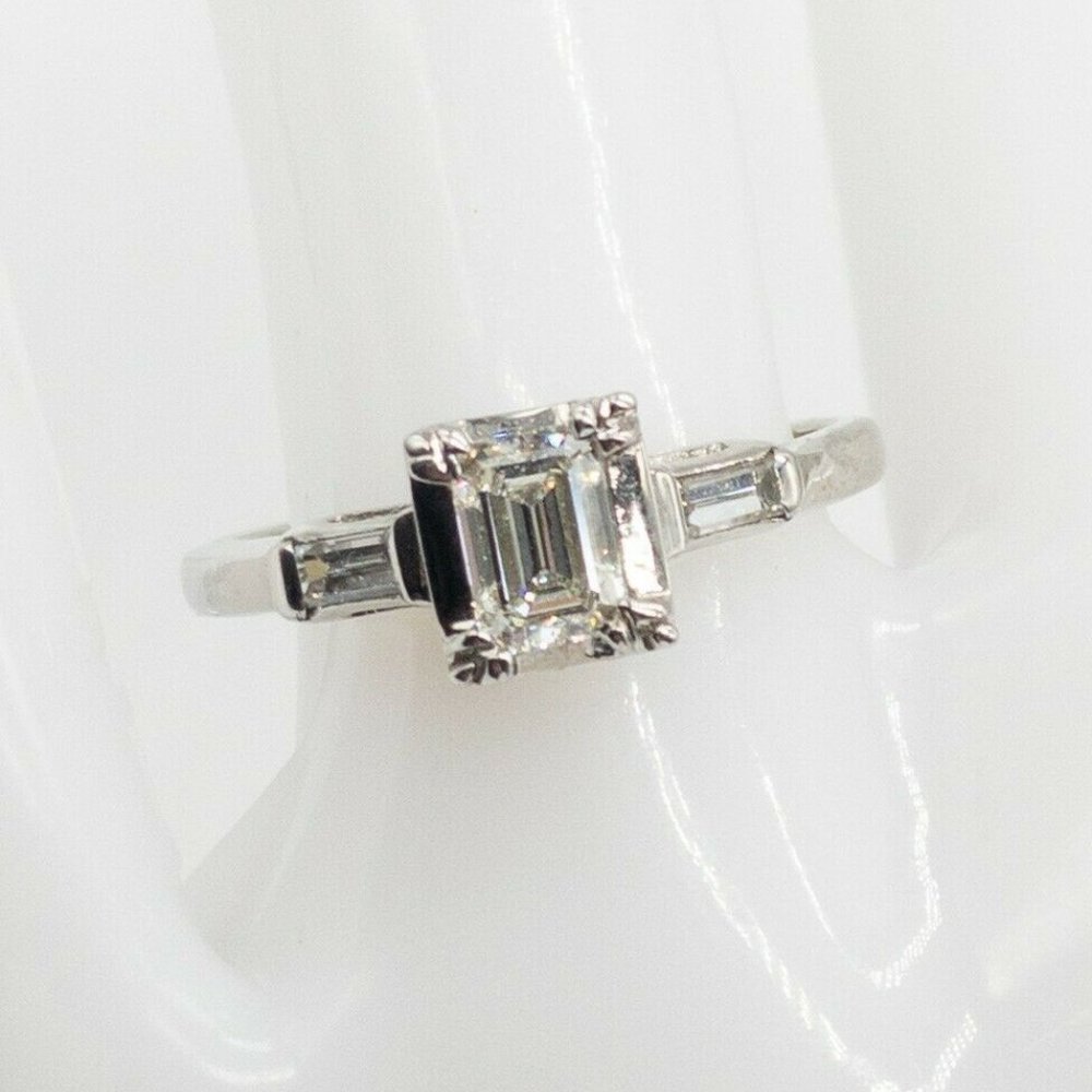 1ct VS Women's Emerald Cut Diamond Ring! Sale!